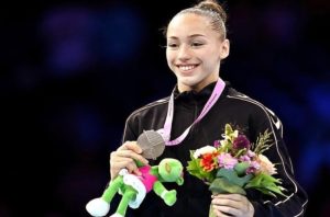 Kayla NEMOUR : Une étoile en Or